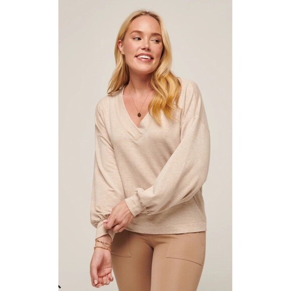 Travis Mathew Womens M Cloud Terry V-neck Top Sweatshirt Cream Color - Picture 1 of 8